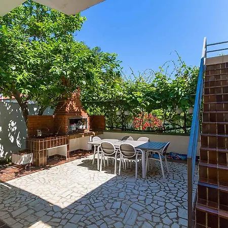 Near In Premantura-istrien 44855 Apartman *